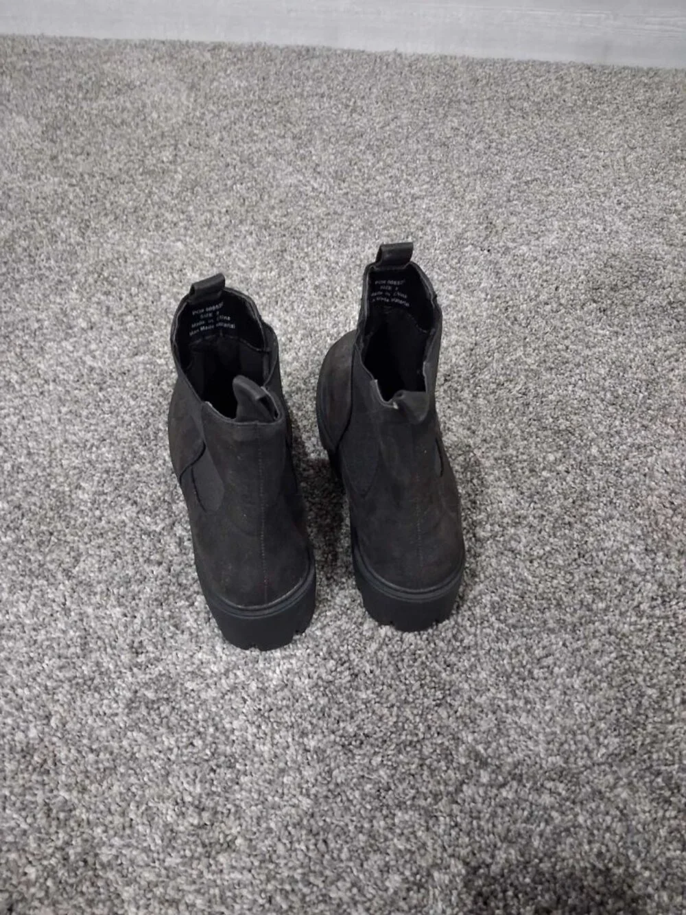 Journee Collection Ivette Chelsea Boots – Black – Size 9 (BNWT)